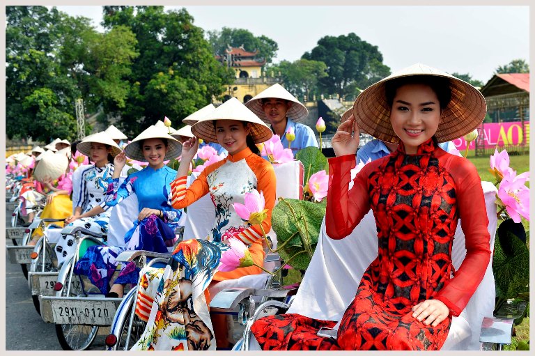 Hiến kế để đưa áo dài thành sản phẩm du lịch ảnh 1